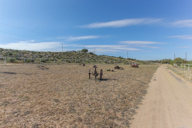 view of yard featuring a rural view