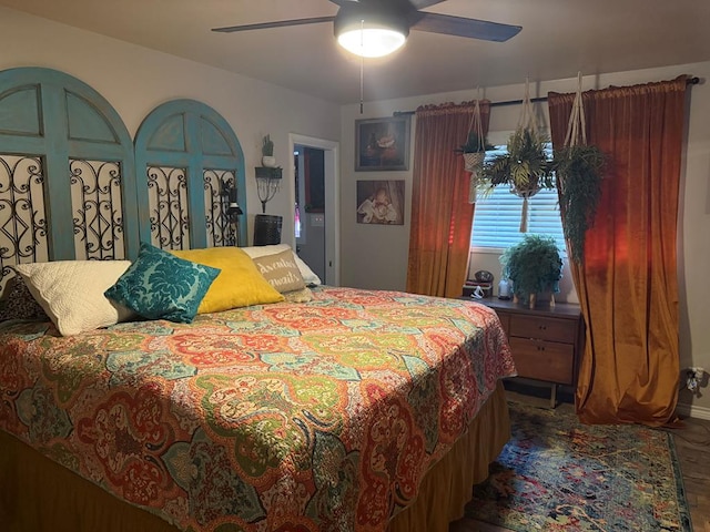 bedroom featuring a ceiling fan