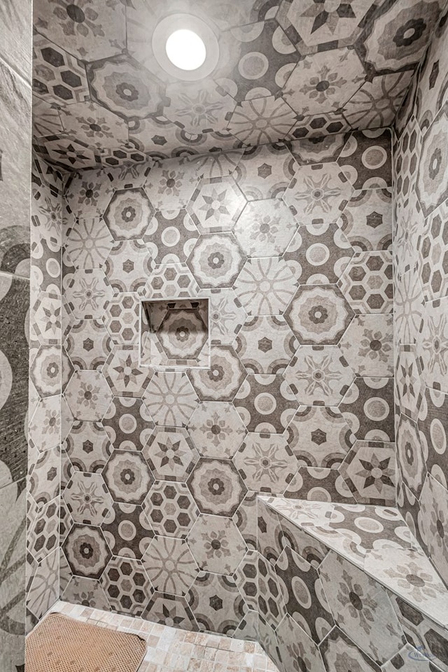 6811 W County Rd 41, Midland, TX 79707 - full bath with tiled shower