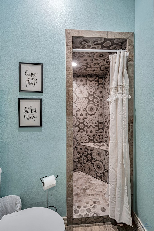 6811 W County Rd 41, Midland, TX 79707 - full bath featuring toilet and tiled shower