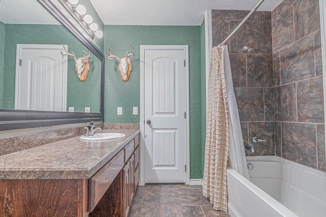 4100 Skyline Dr, Midland, TX 79707 - bathroom featuring shower / tub combo, vanity, and a textured wall