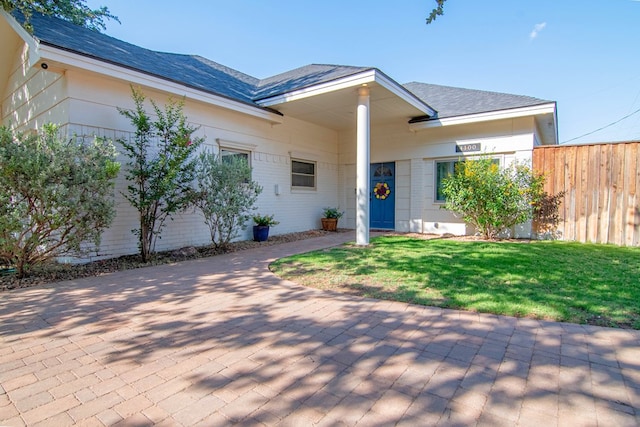 4100 Skyline Dr, Midland, TX 79707 - single story home featuring a shingled roof