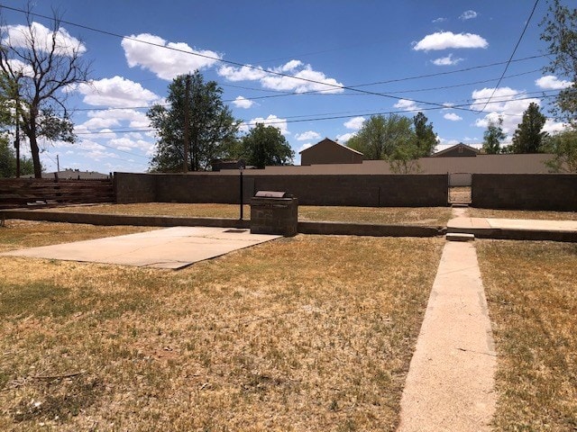 108 35th St, Snyder, TX 79549 - view of yard