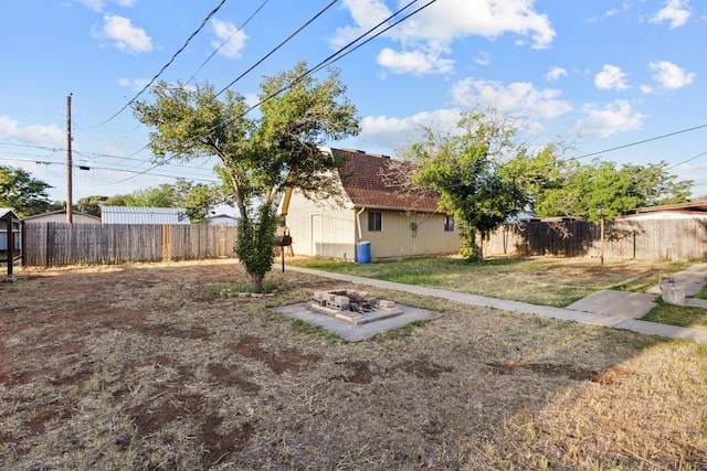 2826 Beechwood St, Odessa, TX 79761 - view of yard featuring an outbuilding