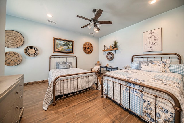 bedroom with ceiling fan