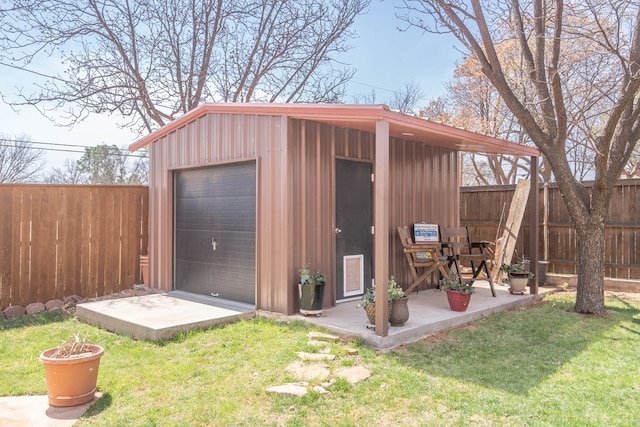 2223 S 2nd Pl, Lamesa, TX 79331 - view of outdoor structure featuring a fenced backyard and an outbuilding