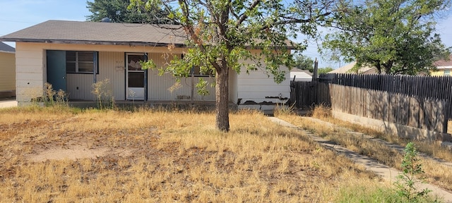 view of front of house