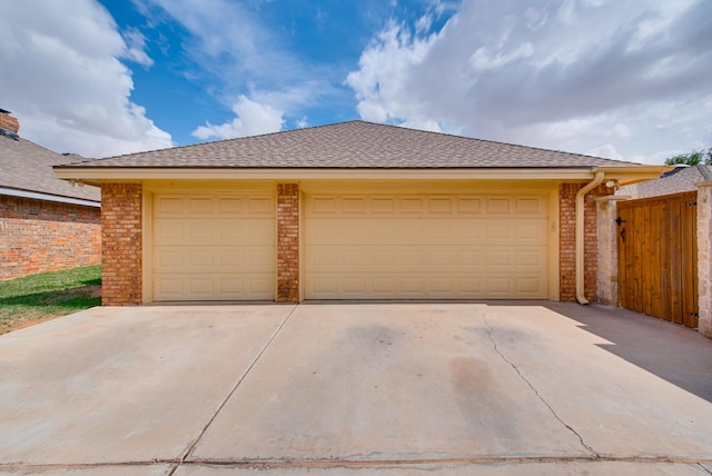 5500 Heartland Ct, Midland, TX 79707 - view of front of house featuring brick siding and concrete driveway