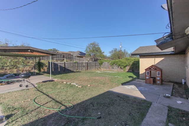 view of yard with a patio