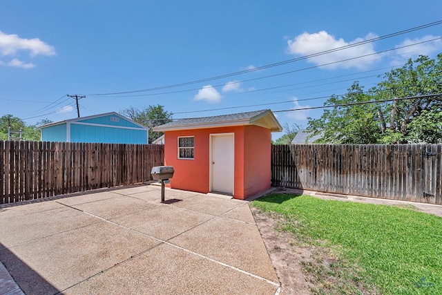 2310 W Shandon Ave, Midland, TX 79705 - view of patio / terrace
