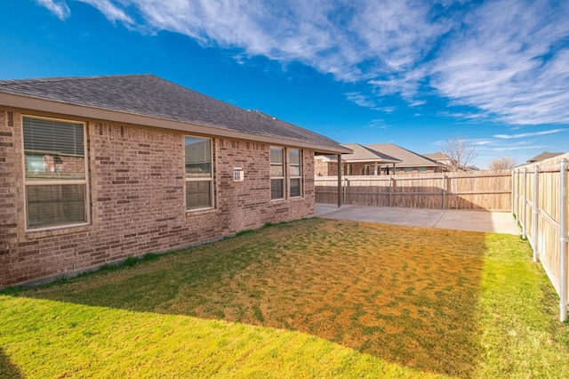 view of yard featuring a patio