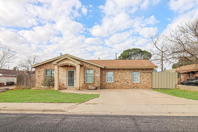 view of front of house with a front yard