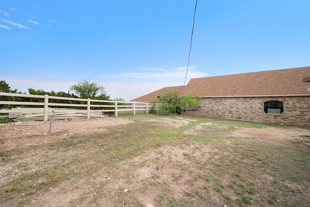 view of yard featuring a rural view