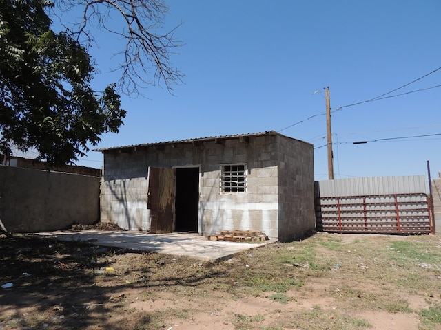 view of outdoor structure