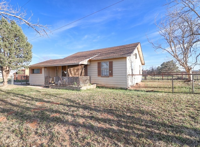 view of front of home with a front yard