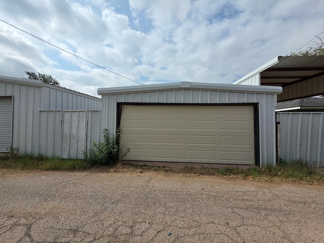 4732 Harvard Ave, Midland, TX 79703 - view of garage