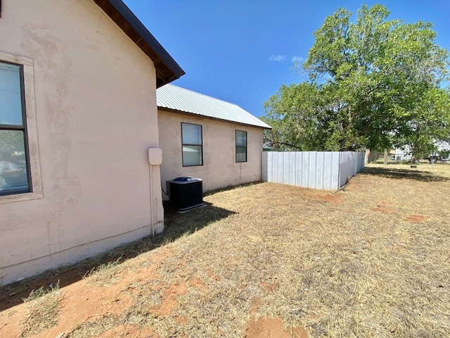 view of yard with cooling unit