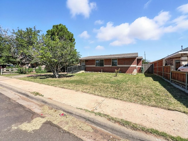 411 E Pine Ave, Midland, TX 79705 - photo 1