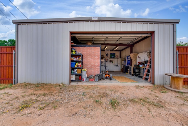 3906 Lehigh Dr, Midland, TX 79707 - view of garage