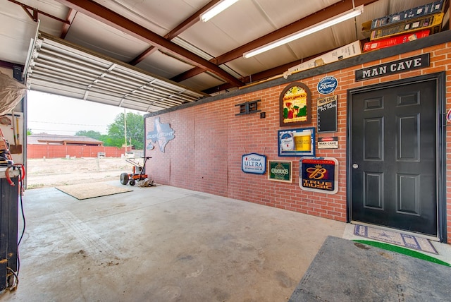 3906 Lehigh Dr, Midland, TX 79707 - view of garage