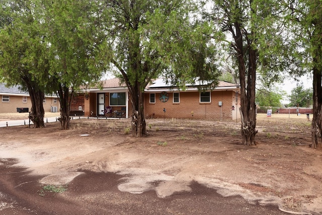 view of front of property