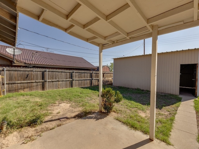 view of yard featuring a patio