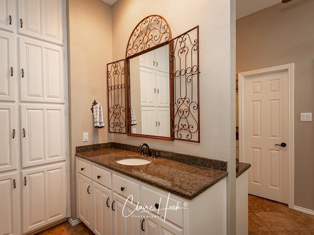 4300 Tumbleweed Trl, Midland, TX 79707 - bathroom featuring vanity