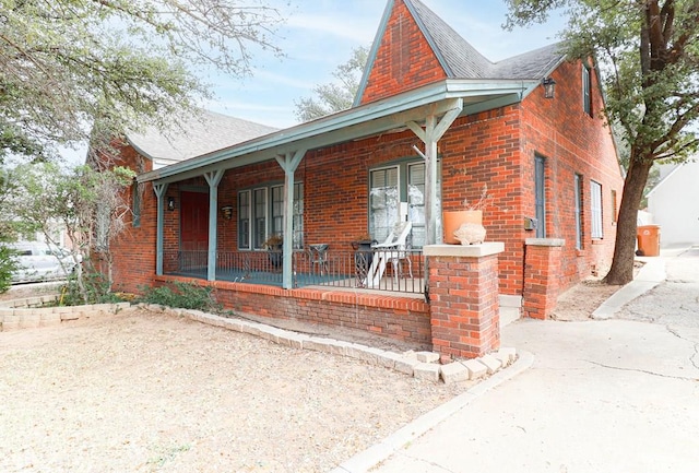 view of front facade with a porch