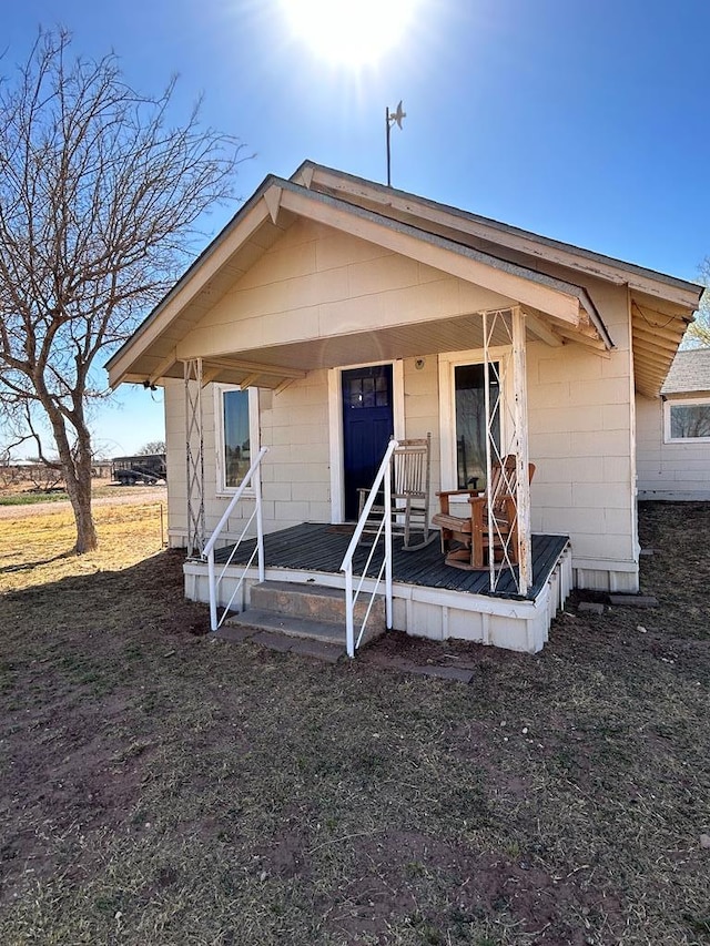 view of front of property with a porch