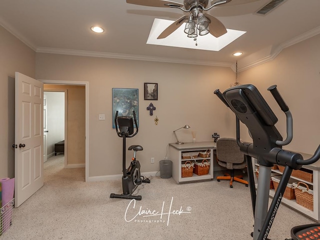 workout room featuring a ceiling fan, baseboards, visible vents, recessed lighting, and ornamental molding