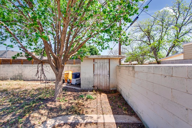 2817 W Shandon Ave, Midland, TX 79705 - view of fenced backyard