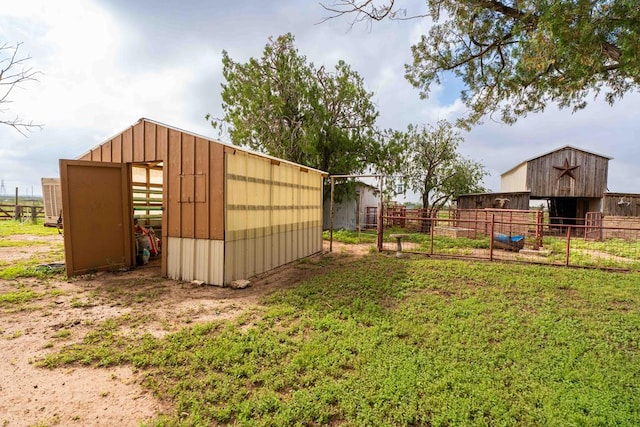 2950 Ranch Road 33, Big Spring, TX 79720 - view of yard with an outbuilding
