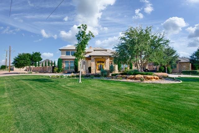 view of front of property with a front yard