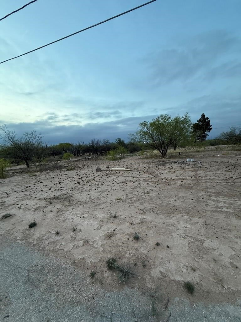 318 NE 9th St, Big Spring, TX 79720 - photo 2