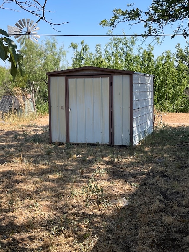 view of outdoor structure