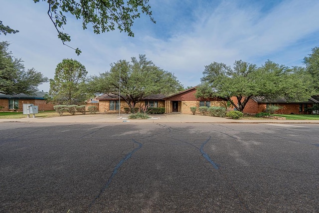 4203 Skyline Dr, Midland, TX 79707 - view of front of property