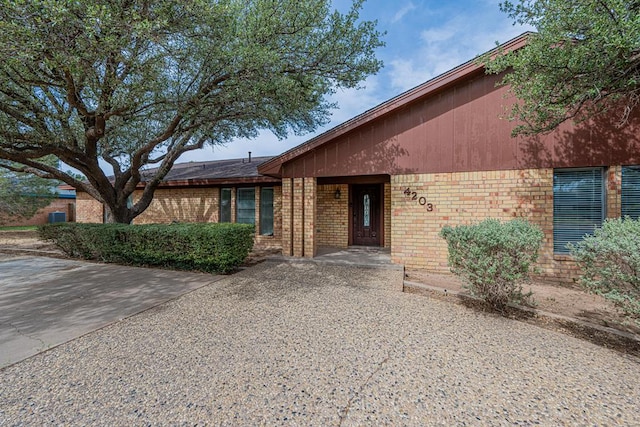 4203 Skyline Dr, Midland, TX 79707 - view of front of property featuring brick siding