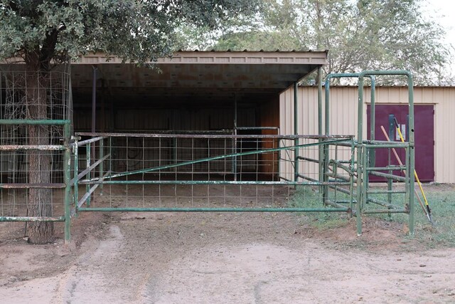 view of outdoor structure with an outdoor structure and an exterior structure