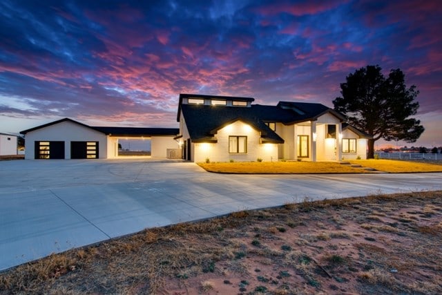 view of front of house featuring a garage