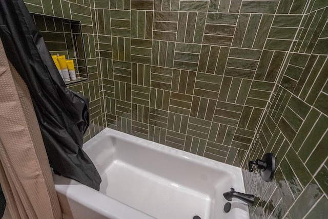 5807 Sterling Pl, Midland, TX 79707 - bathroom with shower / tub combo with curtain