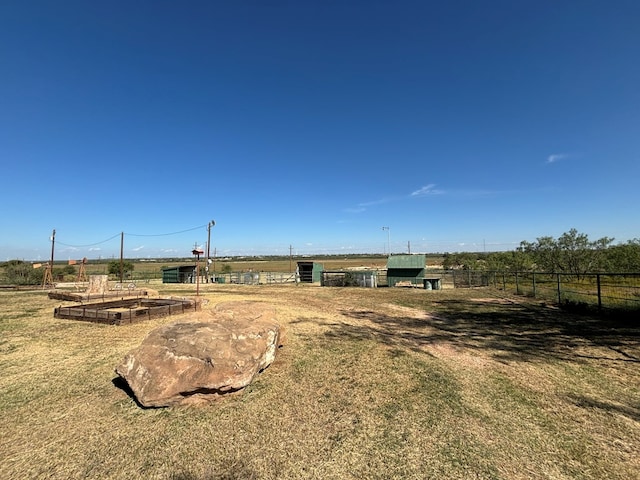 view of yard featuring a rural view