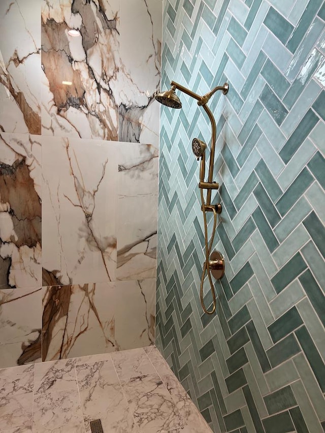 5605 E County Rd 94, Midland, TX 79706 - bathroom with a tile shower