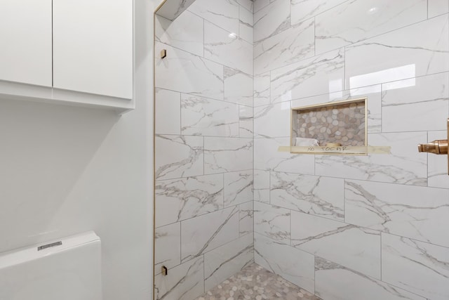 2607 Hoya Dr, Midland, TX 79707 - full bath featuring a tile shower