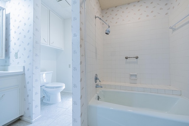 1007 Shirley Ln, Midland, TX 79705 - full bath featuring vanity, wallpapered walls, and bathing tub / shower combination