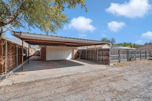 2821 Metz Dr, Midland, TX 79705 - garage with a garage