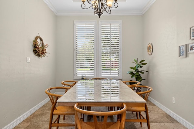 5514 Casa Grande Trl, Midland, TX 79707 - dining area featuring a chandelier, ornamental molding, and baseboards