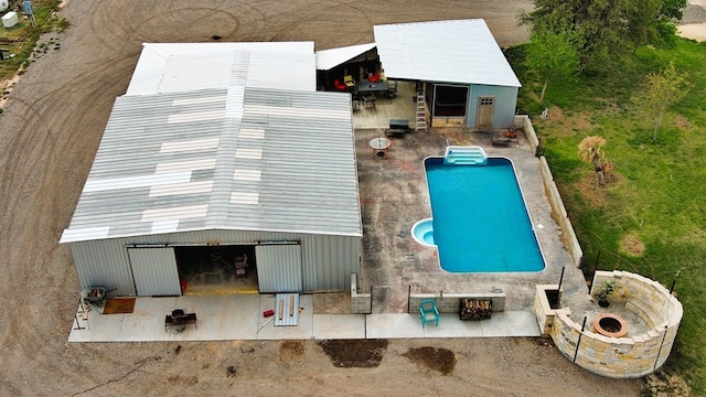 exterior space featuring an outbuilding