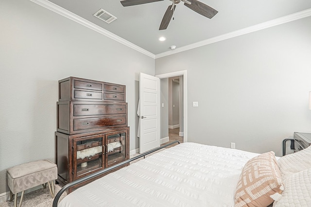 bedroom featuring crown molding, recessed lighting, visible vents, a ceiling fan, and baseboards