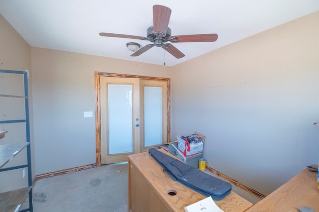 office area with carpet and ceiling fan