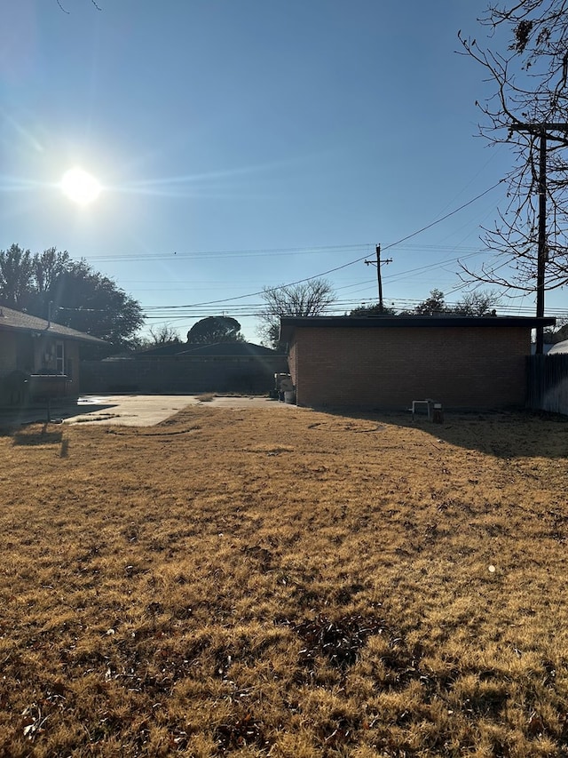 view of yard featuring a patio